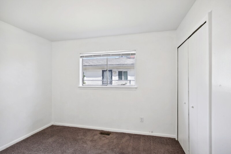 Building Photo - 10000 Stahelin Ave
