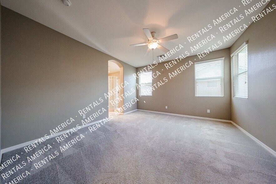 Building Photo - 276 E Coconino Dr