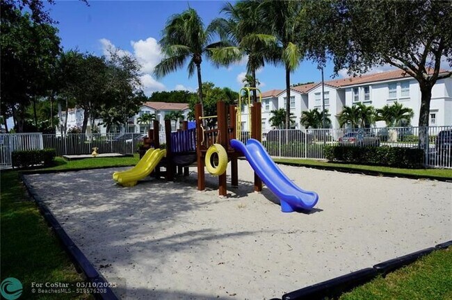 Building Photo - 4221 SW 157th Ave
