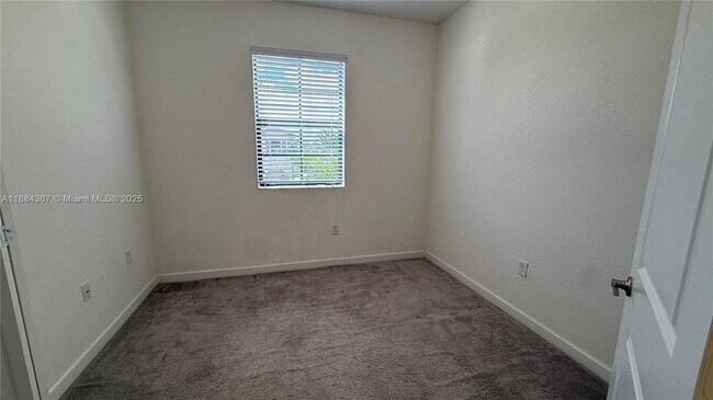 Building Photo - 11381 SW 248th Ln