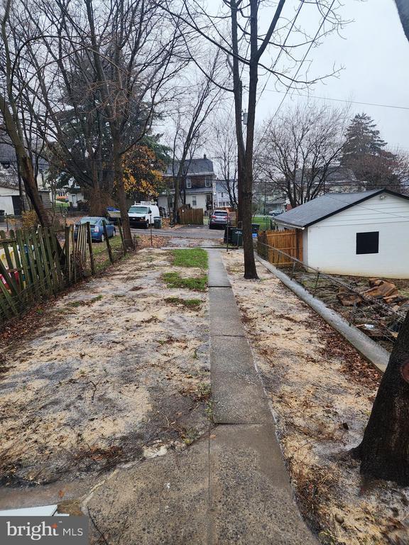 Building Photo - 120 Chester Ave