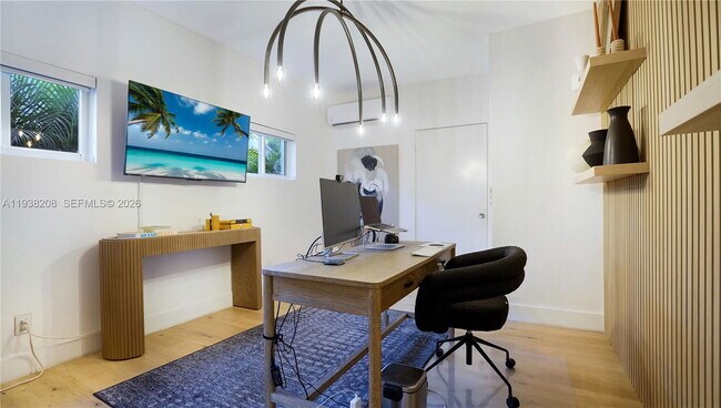 Building Photo - 1201 NE 85th St