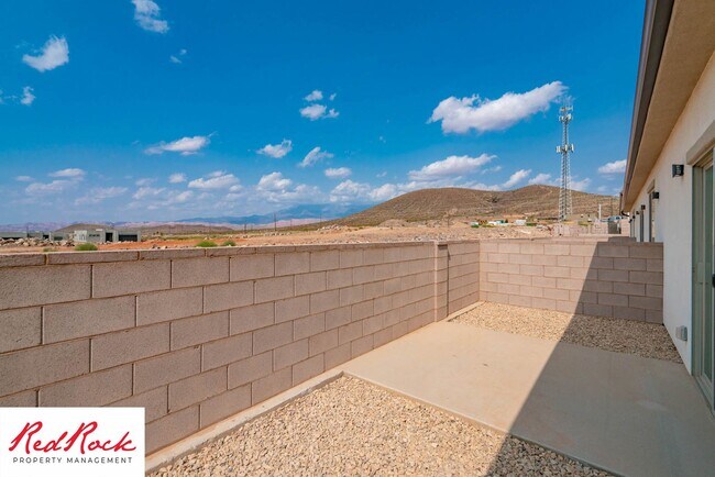 Building Photo - 493 N 550 W