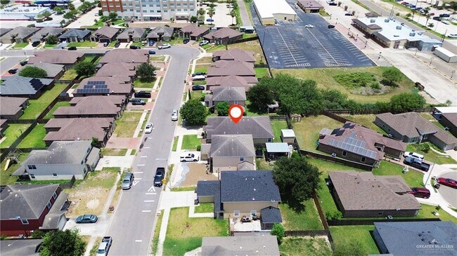 Building Photo - 33 Kika De La Garza St