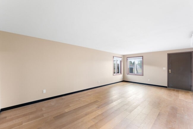 Building Photo - 4BD, 2BA Arvada Half-Duplex with 1-Car Garage and Back Yard