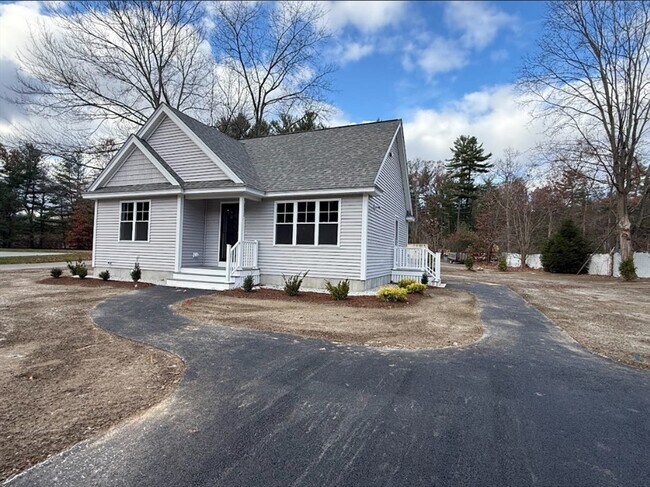 Building Photo - 265 Dunstable Rd