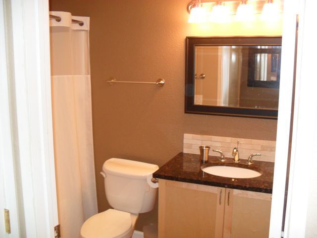 Building Photo - Meridian 2 bed | 2 bath Luxury Condo w/ Ut...