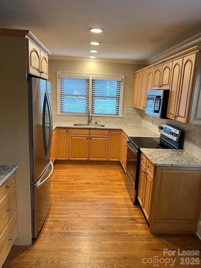 Building Photo - 1308 Mockingbird Ln