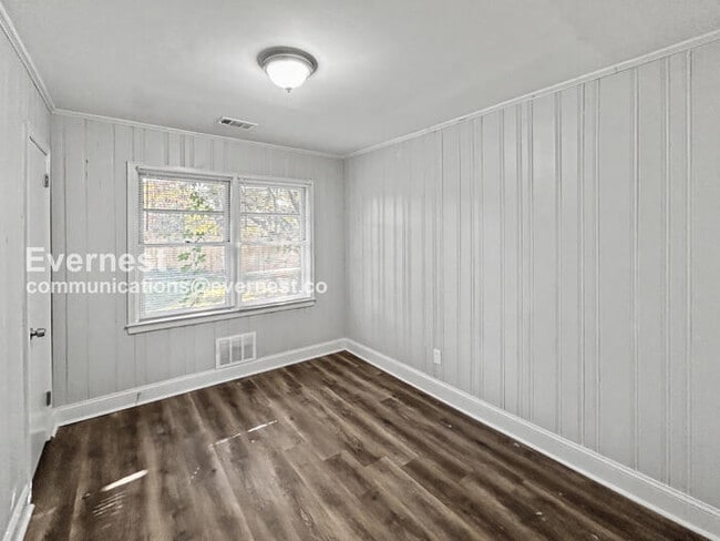 Building Photo - 3741 Loren Dr