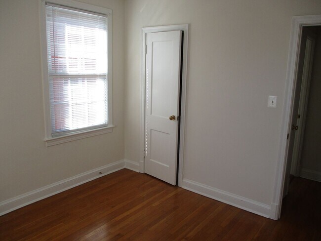 Building Photo - 0573 - Stergiou