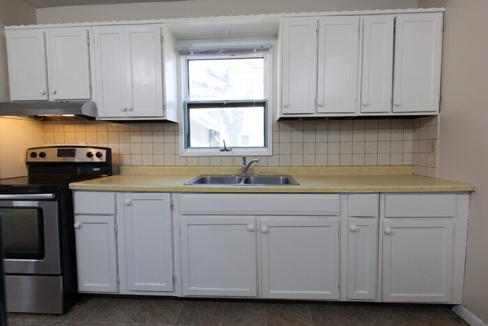 Building Photo - 3848 Major Ave N
