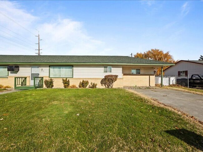 Primary Photo - 3516 W 5th Ave