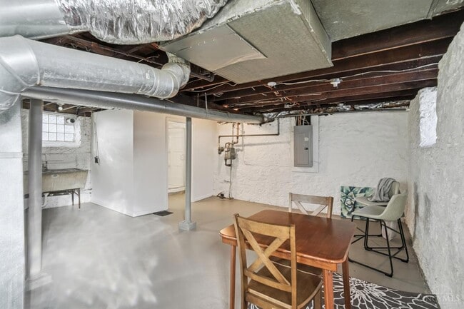 Building Photo - 3317 Bevis Ave