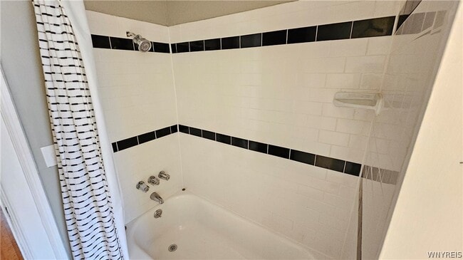 Building Photo - 419 Richmond Ave