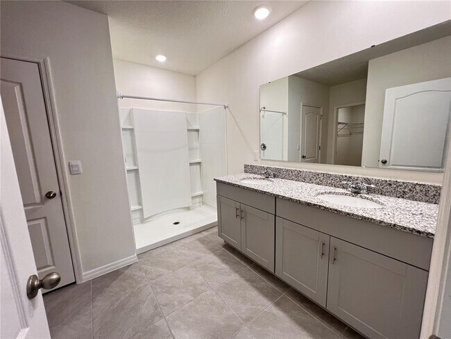 Building Photo - 536 Emily Gln St