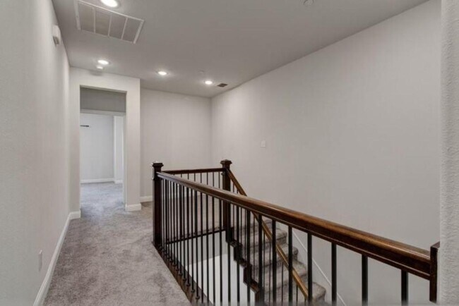 Building Photo - 1564 Windermere Wy