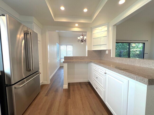 Building Photo - Beautiful Laguna Hills home located just m...