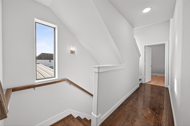 Building Photo - 5313 Inker St