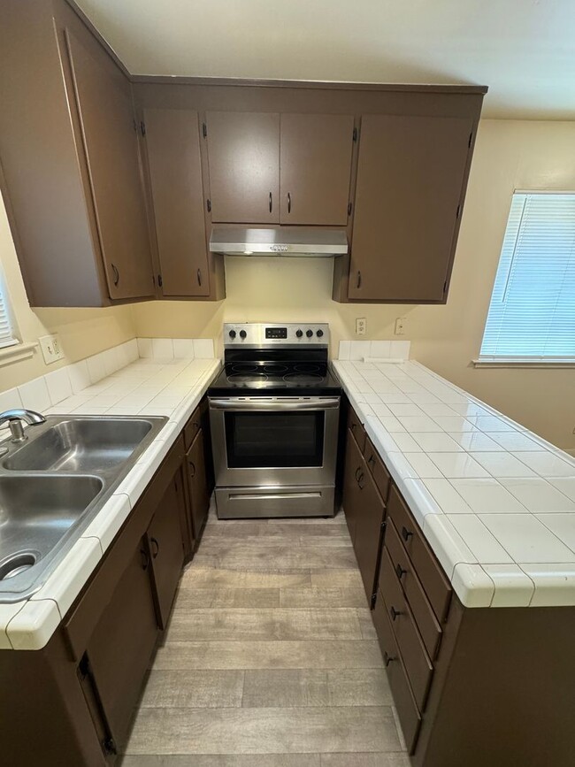 Building Photo - 7900 Loucreta Dr