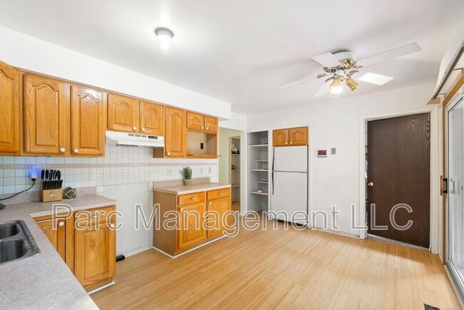 Building Photo - 2076 Harned St