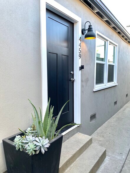 Building Photo - 4459 Centinela S Ave