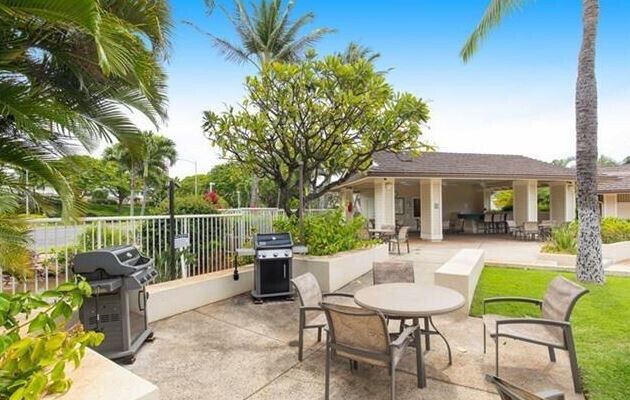 Building Photo - 296MAT