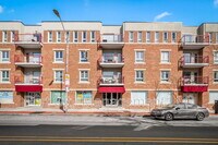Building Photo - 911 S Charles St