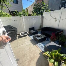 Building Photo - Unique&Updated Point Breeze Row home with ...