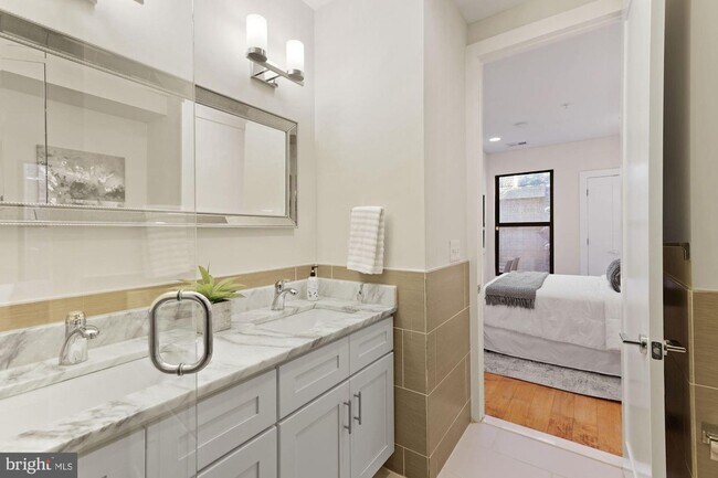 Building Photo - 2140 Wisconsin Ave NW