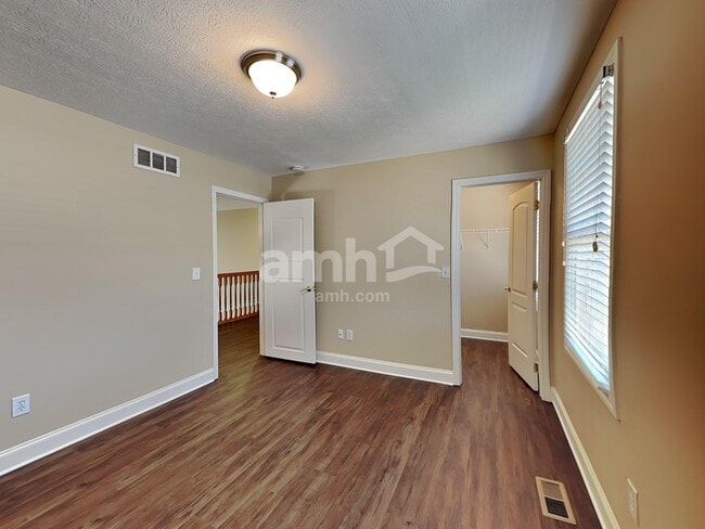 Building Photo - 942 Mill Run Dr