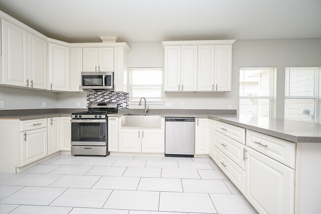 Building Photo - 4632 Galesburg St