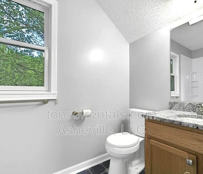 Building Photo - 28 Big Rock Rd