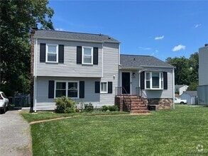 Building Photo - 2208 Watts Ln