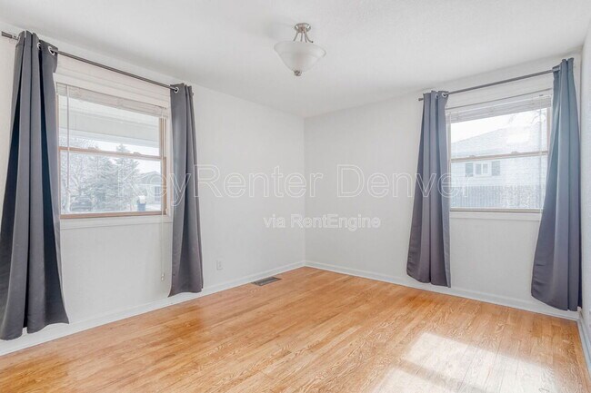 Building Photo - 4345 Gray St