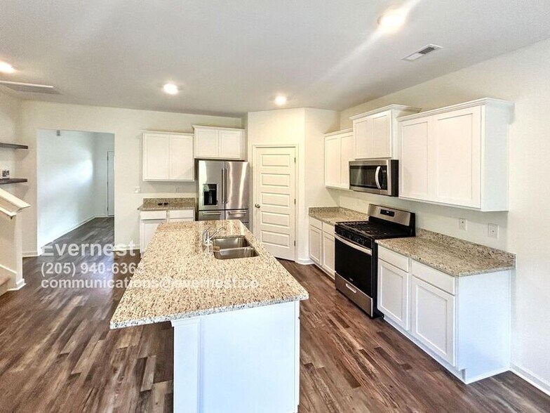 Building Photo - 1301 Chelsea Pk Trl