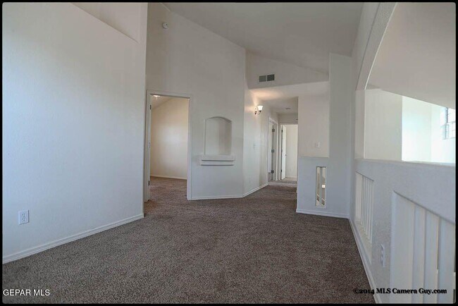 Building Photo - 1345 Fito Hernandez St