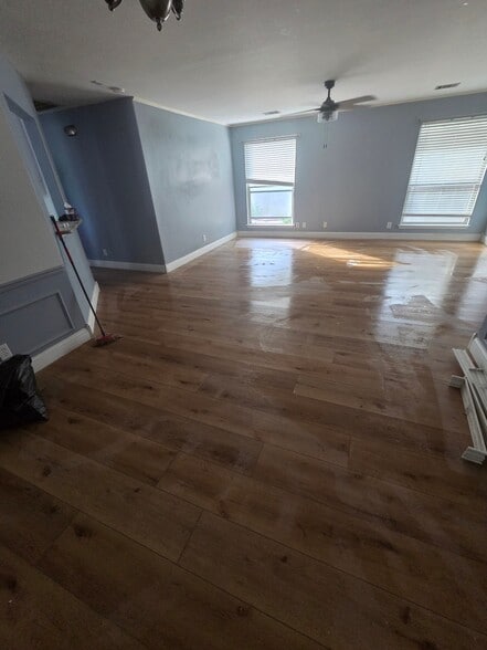 Building Photo - 8826 Fernbrook