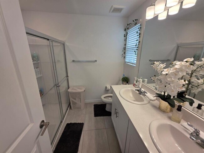 Building Photo - 3318 Composition St