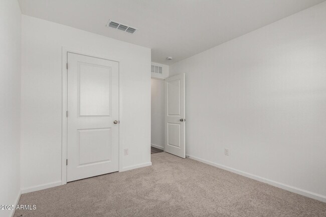 Building Photo - 1459 E Peggy Dr