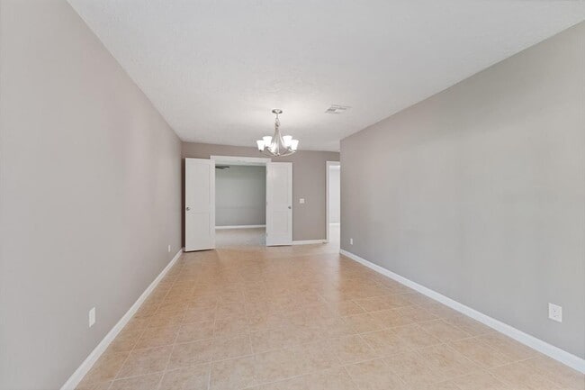 Building Photo - 11 Whittier Dr
