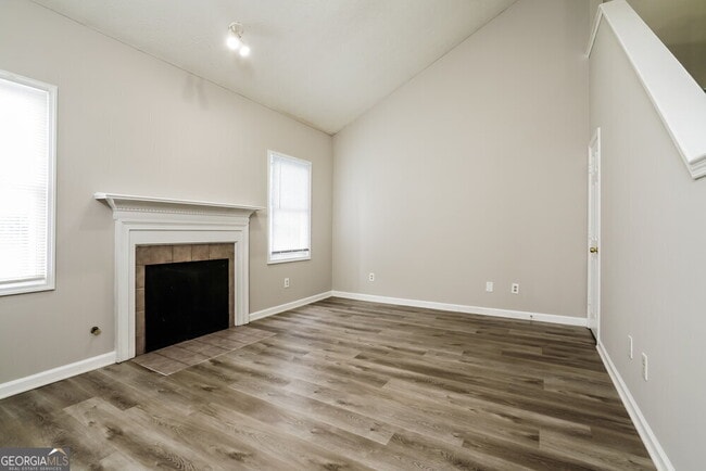Building Photo - 2318 Wellington Cir