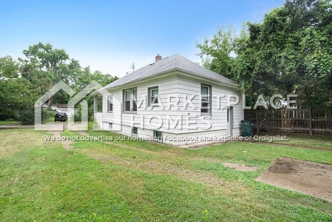 Building Photo - 1106 May St