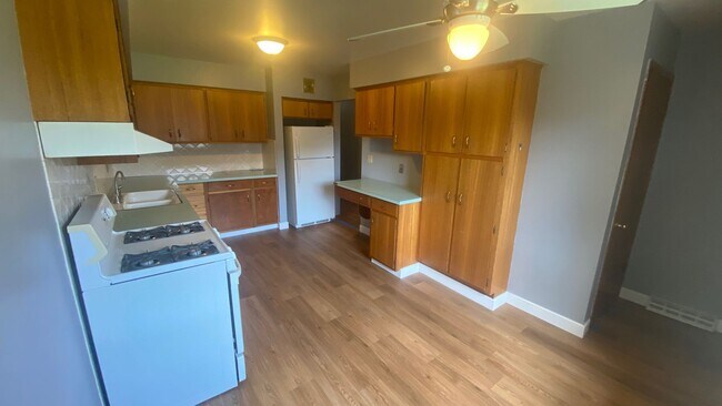 Building Photo - 1125 Sagecrest Dr