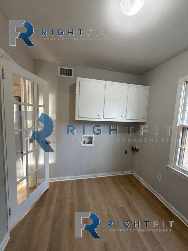 Building Photo - Cozy Columbus Home