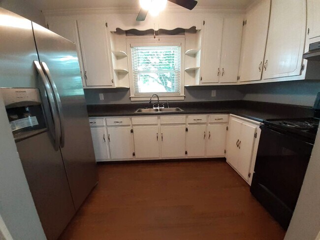 Building Photo - 2001 Highland Ave