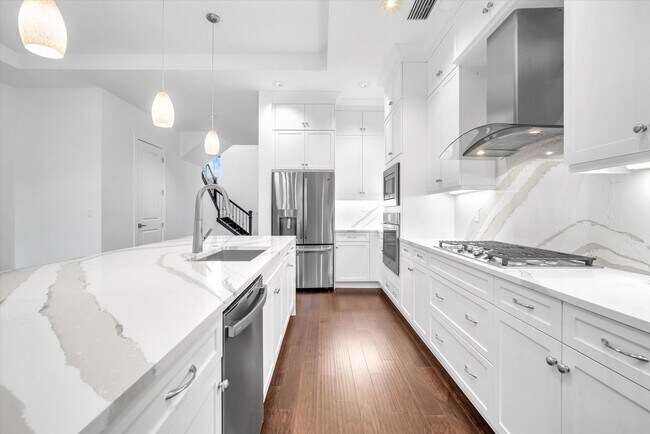 Building Photo - 13482 Artisan Cir