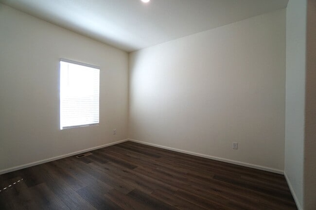 Building Photo - 6214 Meadowbank Ln