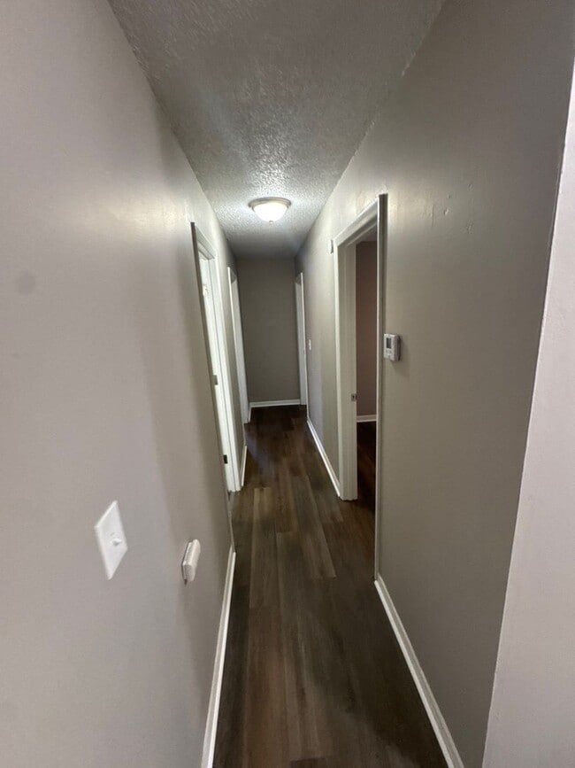 Building Photo - AVAILABLE NOW!! Oak Grove 3 Bed 2 Car garage!