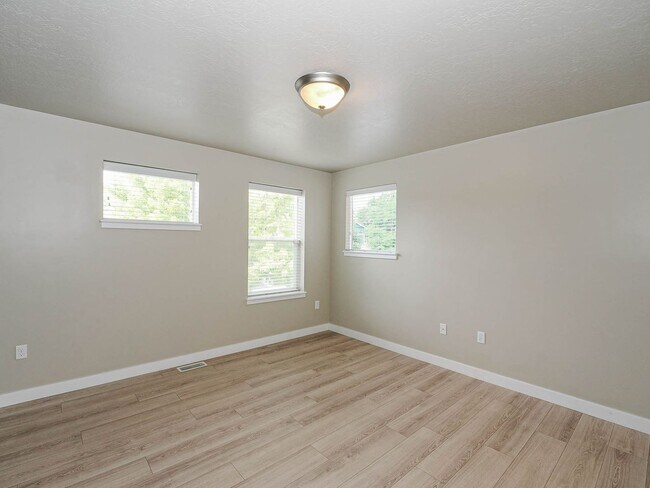 Building Photo - 3794 Lilac Heights Dr