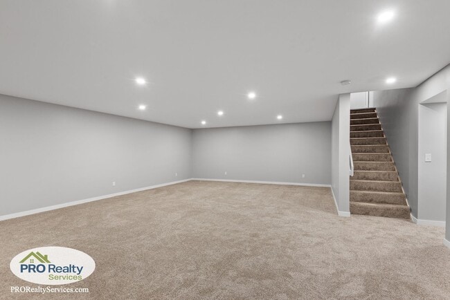 Building Photo - 5 Bedroom Home in Crystal